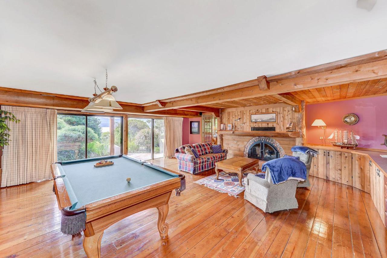 Oceanside Lodge Saanich Inlet North Saanich Экстерьер фото
