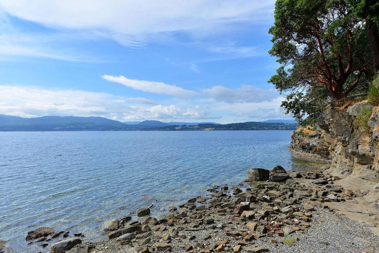 Oceanside Lodge Saanich Inlet North Saanich Экстерьер фото